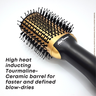 Everyday blow-drying brush with ceramic coating
